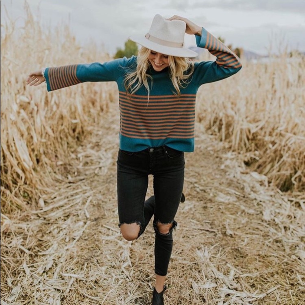 RooLee Sweater